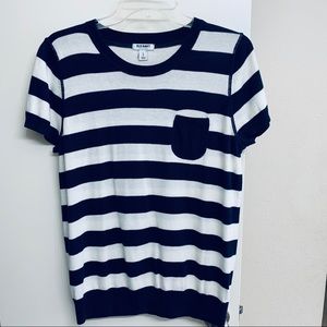 Old Navy top with pocket